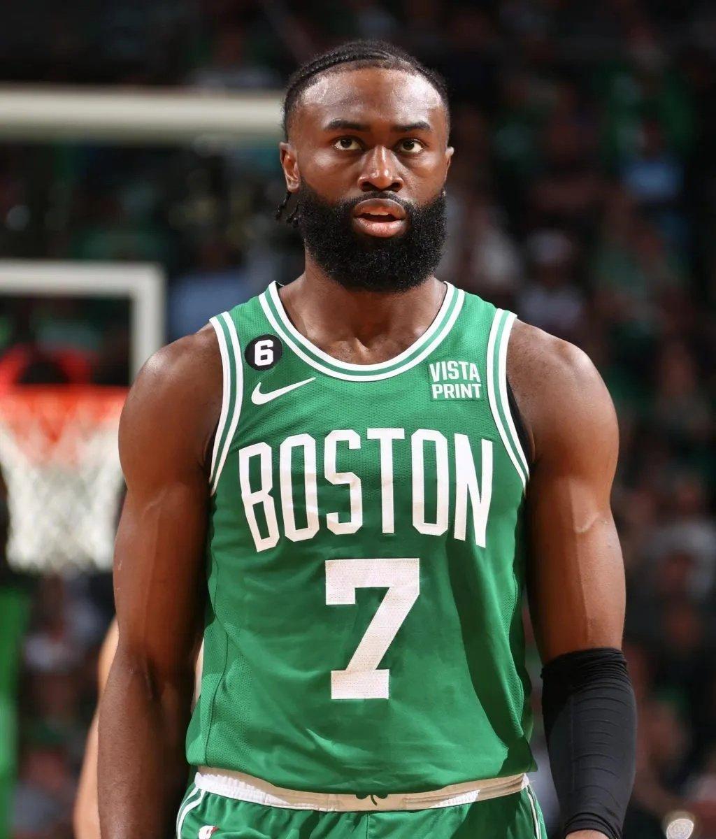 半场战报：阿联酋1-1伊拉克，卢安齐尼奥，阿里-哈马迪破门（半场速报：阿联酋1-1伊拉克，卢安齐尼奥与阿里-哈马迪各建功）