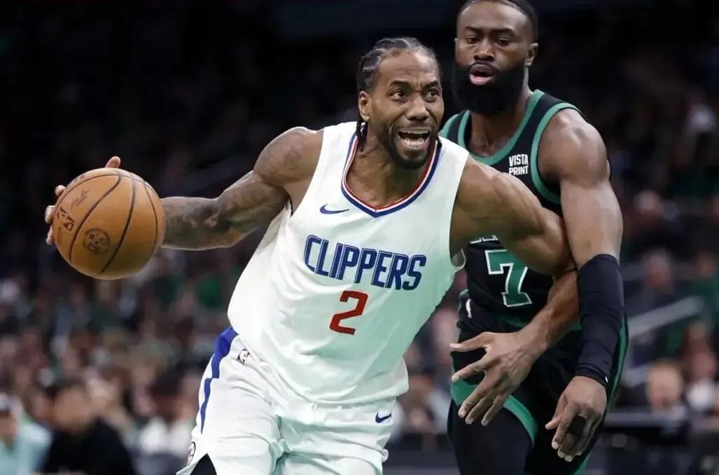 惊喜，曼联17岁青训小将詹姆斯-奥弗里入选澳大利亚国家队（澳大利亚国家队征召曼联17岁青训新星詹姆斯-奥弗里）