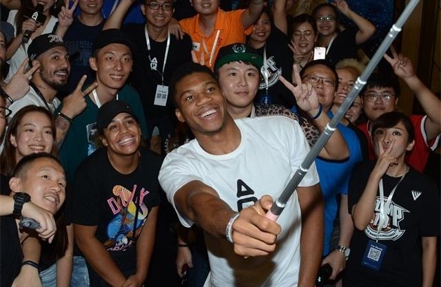 CCTV5直播！U23亚洲杯揭幕战，王钰栋联手拜合拉木，力争首场胜利（U23亚洲杯打响首战：CCTV5现场直播，王钰栋携拜合拉木冲击开门红）