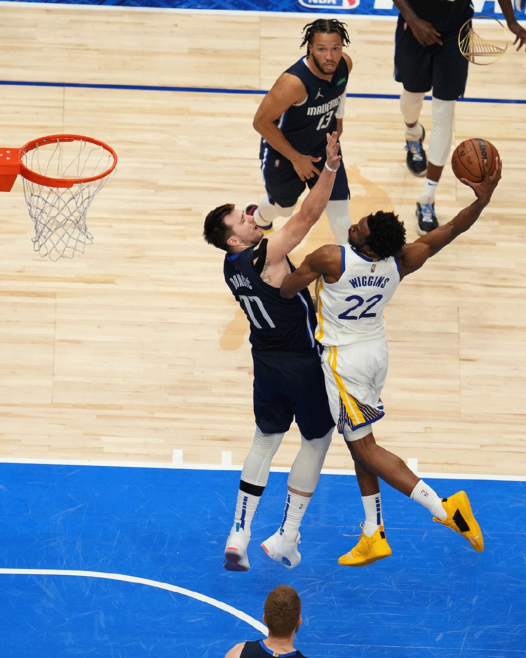 欧文突破防守助攻制胜（欧文强突撕裂防线送出制胜助攻）