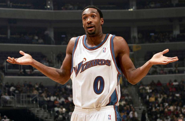 弗拉格：内姆布哈德让场上每个人变得更好，几位新秀一起不孤单（弗拉格：内姆布哈德提升全队表现，多位新秀携手不再孤单）