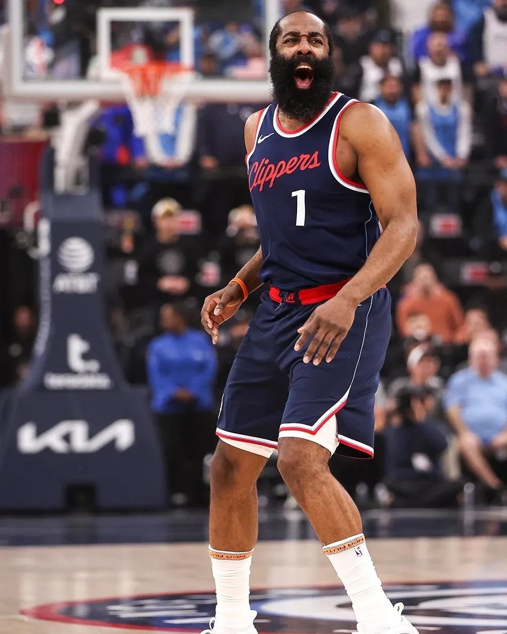 中超：武汉三镇主场1-0小胜上海申花（中超：武汉三镇主场1-0力克上海申花）