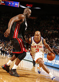 跟队记者：阿莱格里明确要求冬窗买前锋；米兰没考虑齐尔克泽（随队记者：阿莱格里明确要冬窗引进前锋，米兰暂未考虑齐尔克泽）