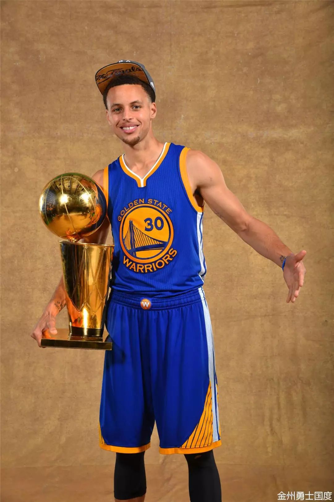 球报：阿根廷足协希望效仿C罗的案例让奥塔门迪的停赛缓期执行（球报：阿足协拟援引C罗先例，争取奥塔门迪禁赛缓期执行）