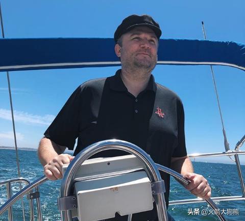 天妒英才，国米旧将范赫斯登转投西协甲后生涯第三度遭遇ACL受伤（命途多舛：前国米后卫范赫斯登转战西协甲后第三次前十字韧带重伤）