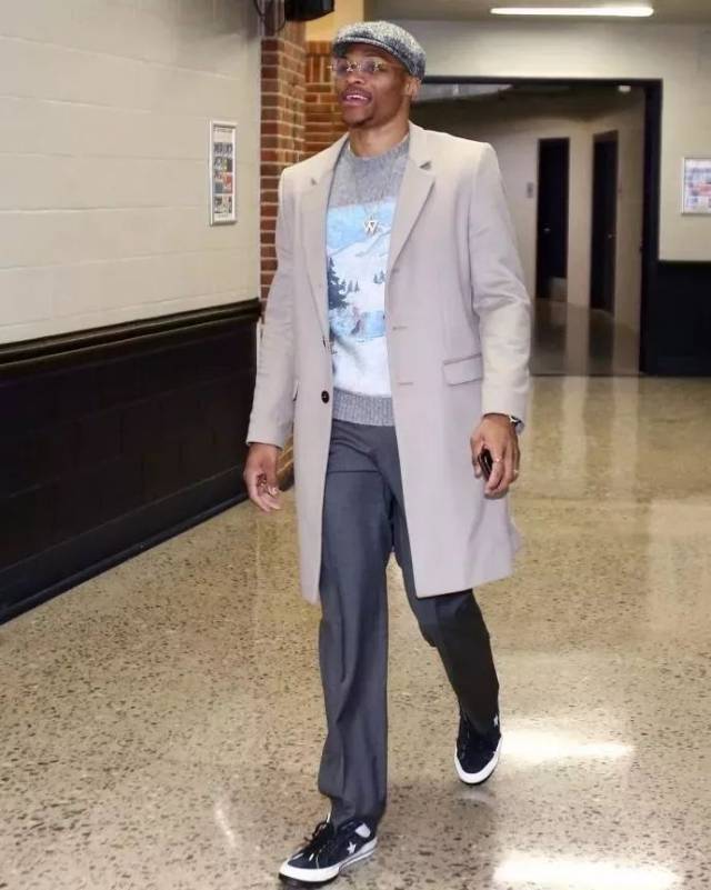 詹姆斯谈隔扣：确实是个起势的机会，但随后我们出现两次失误（詹姆斯评隔扣：本是提振士气的良机，随后我们却连续两次失误）